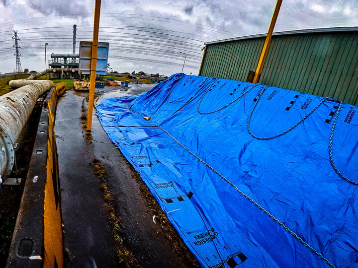 temporary-flood-protection-barrier-oxley-creek-treatment-plant